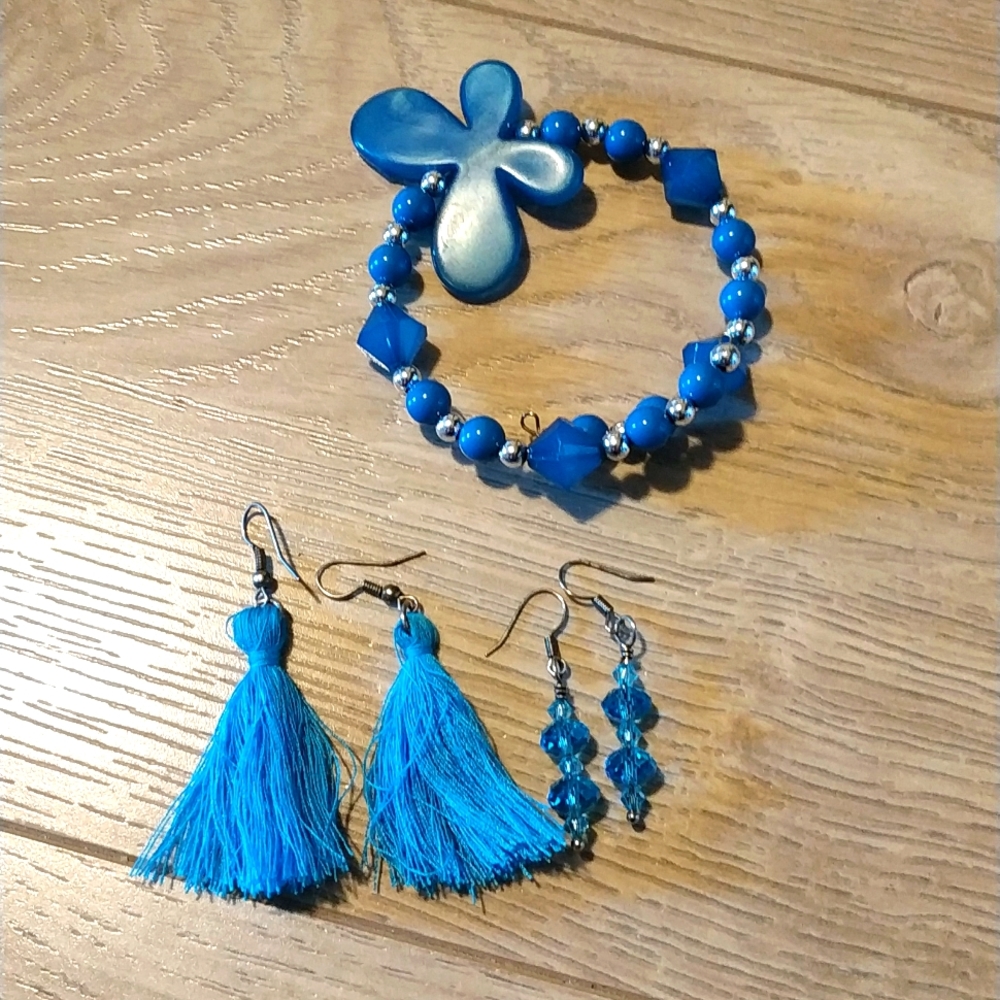 Set of beads blue crystal tassel earring and bracelet